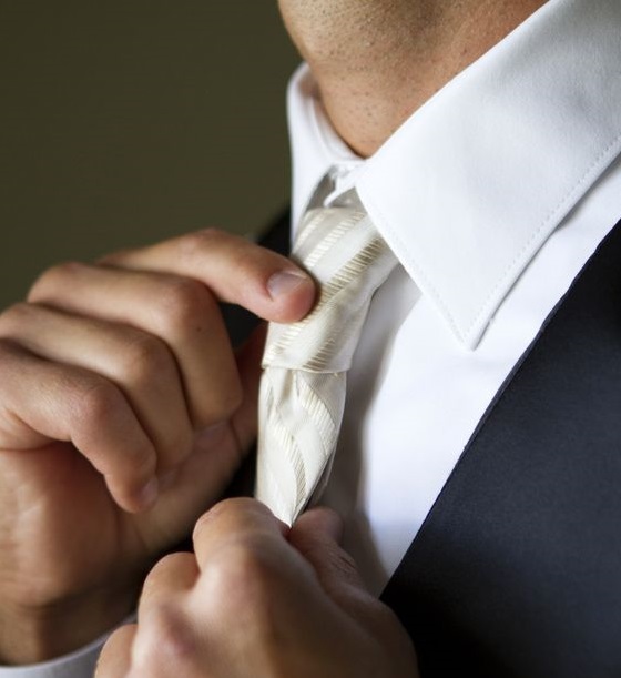 krawat czy muszka na ślub? jaki wybór?
